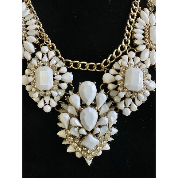 Stunning White Statement Necklace and Earring Set - Rhinestone & Acrylic Design - Picture 4 of 7